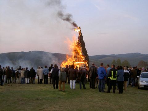 Osterfeuer 2003: Gut besucht – wie immer!