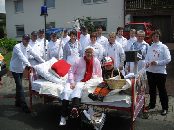 Gernsdorf feierte die Feuerwehr mit großem Festzug.