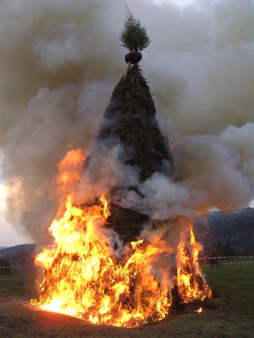 Osterfeuer auch 2009 abgebrannt