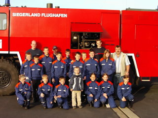 Jugendfeuerwehr am Flughafen