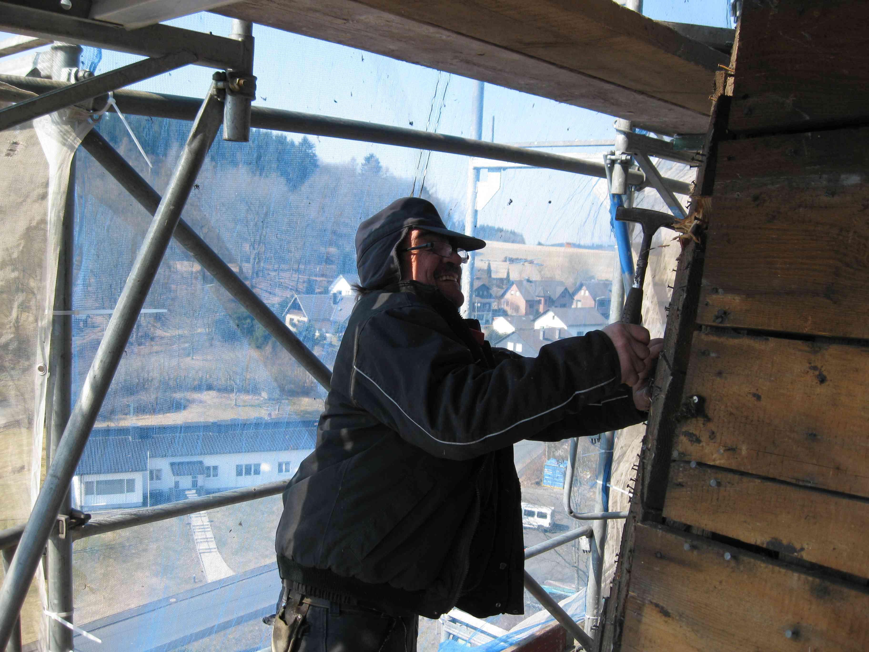 Bauarbeiten am Kirchturm der Pfarrkirche St. Cäcilia Irmgarteichen