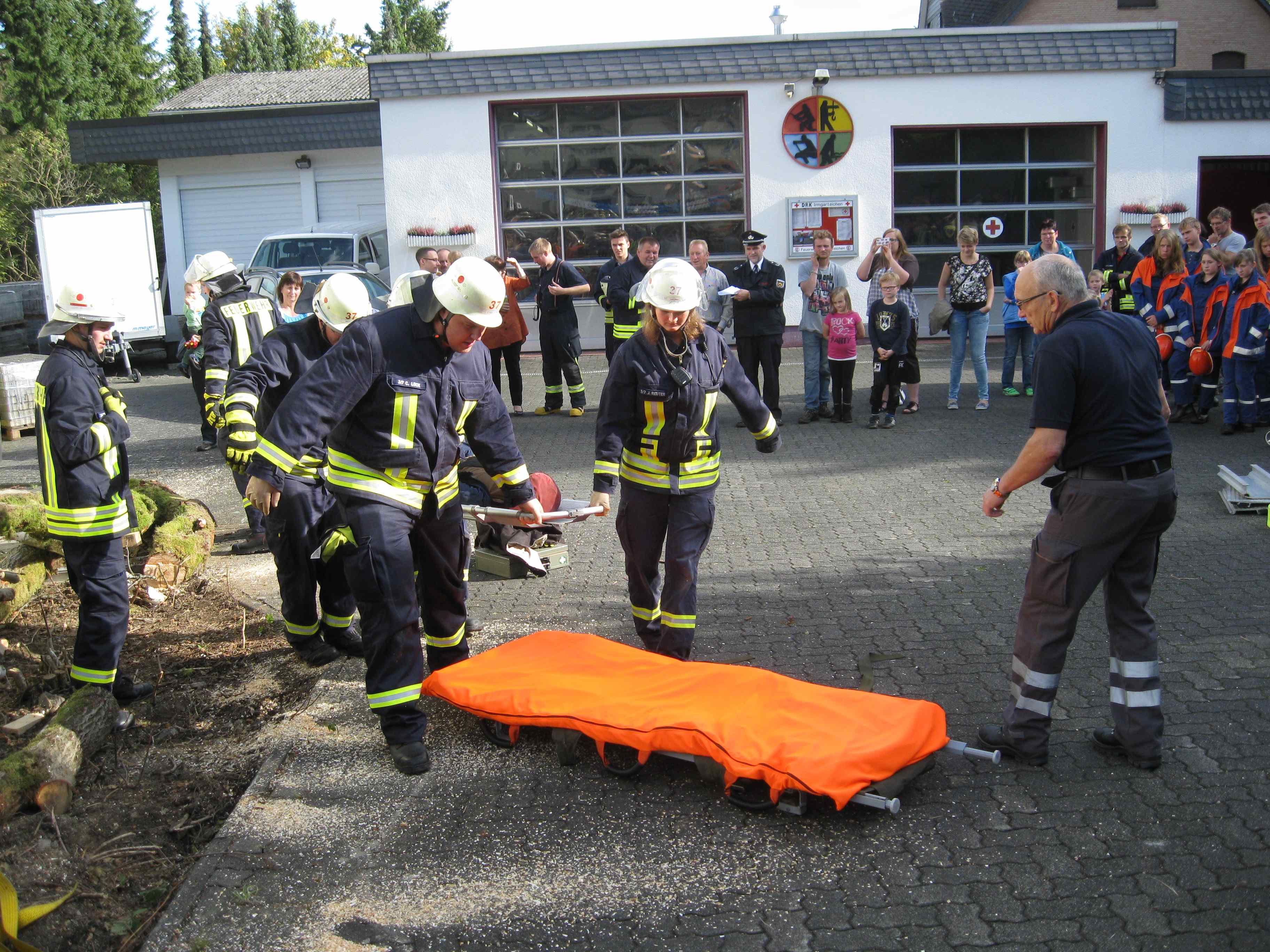 Wohnhausbrand am Lindenhof – Feuerwehr und DRK übten Hand in Hand