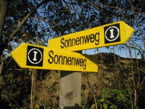 Immer der Sonne entgegen: Sonnenwegverein kümmert sich um Rundwanderweg und stellt geplante Aktivitäten vor Immer der Sonne entgegen: Sonnenwegverein kümmert sich um Rundwanderweg und stellt geplante Aktivitäten vor