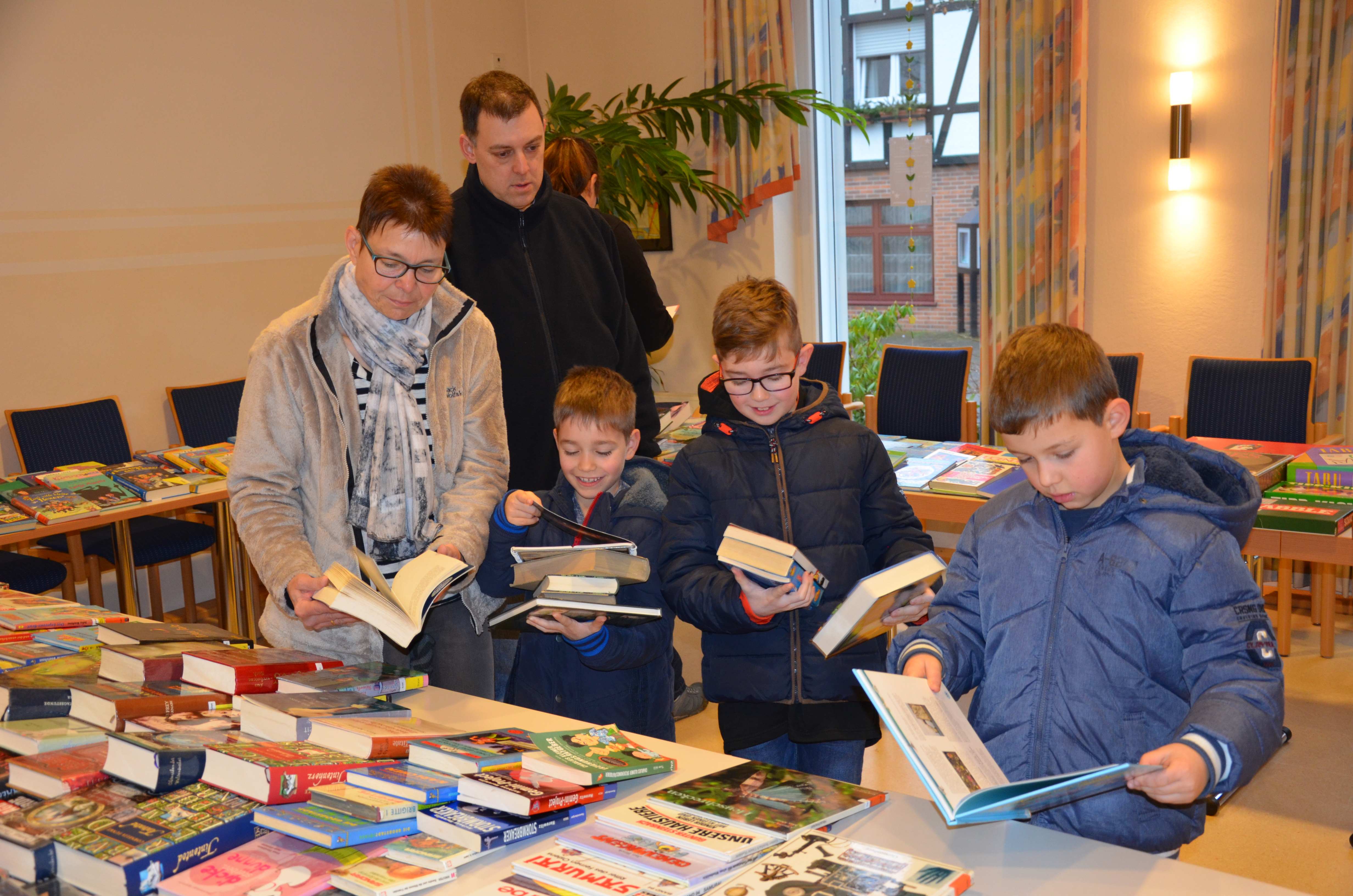 Bücherflohmarkt im Haus Cäcilia