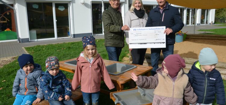 Irmgarteichener Ortsvereine spenden 2500 Euro: Übergabe an Kindergarten, Jugendfreizeitstätte und Kinderklinik