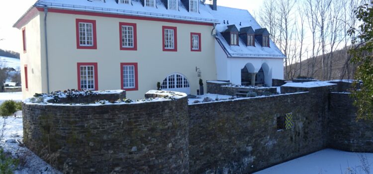 Winter- Kaffeezeit in der Remise der Wasserburg Hainchen