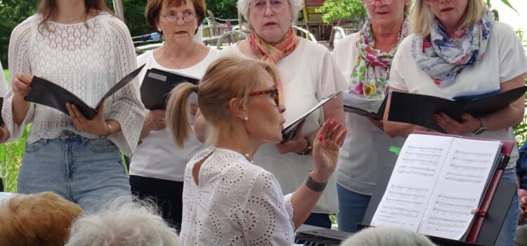 „Nimm dir Zeit, werde still, wenn ein Lied erklingt“… Frauenchor Johannland lud zum Kaffeekonzert in die Burgremise „Nimm dir Zeit, werde still, wenn ein Lied erklingt“… Frauenchor Johannland lud zum Kaffeekonzert in die Burgremise